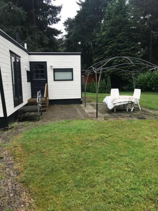 Sfeervol Chalet In Drenthe Bij Het Dwingelderveld Villa Spier Ngoại thất bức ảnh